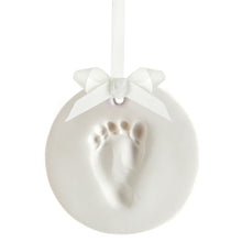 Load image into Gallery viewer, Pearhead Babyprints Keepsake Year Round (2)
