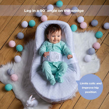 Load image into Gallery viewer, Red Castle Cocoonababy Nest - Linen Natural
