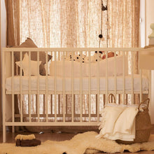 Load image into Gallery viewer, Red Castle Cocoonababy Nest - White (11)

